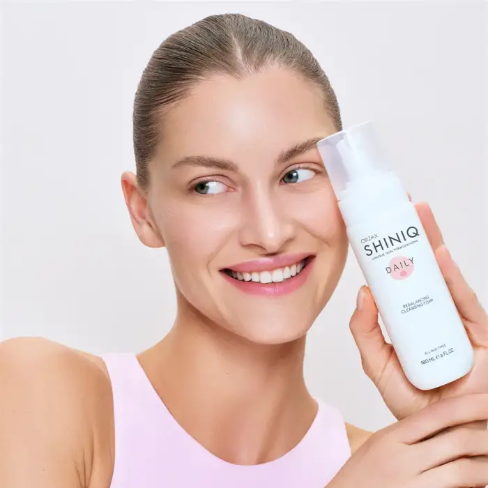Shiniq Tüm Ciltler İçin Dengeleyici Temizleme Köpüğü 180 ml - 2